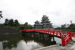 埋橋, 護城河與松本城的天守閣
JPN00225