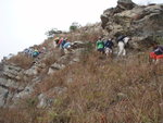 所謂山路, 其實是在崖邊小路, 浮沙碎石, 小心行, 因為一失手就有機會落崖
P1105978