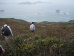 覓路下山, 海中小島為大小瘌痢(前), 沙塘口及火石洲(後)
P3060271