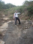 左小路或右穿樹叢接此水坑
P3251493