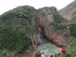 金鐘岩, 在山上某處下望似一條金魚擺尾, 左頭右尾
P6240086