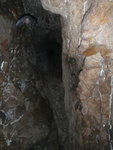 入洞途中上望, 竟然有些地方洞頂好高, 好似煙囪, 內有蝙蝠
P9070126