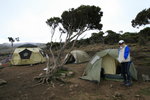 Shira 營地, 左廚營, 中-Ben營, 右-我倆營
Kili0239