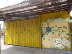 另一間屋的牆及鐵閘都畫上花花, 好清新感
P2120230