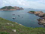 上山途中下望果洲灣及海中的北果洲
P6230054