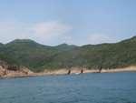 可見浪茄仔灣中的浪茄淺岩洞, 浪茄仔洞及長岩東坑洞(左至右)
P7070151