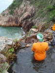 原來瀑頂有一小水池, 可過過淡水
P8040118