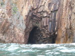 游經洞口, 這裏其實有2個洞, 左火石西南洞, 右咽喉洞
P8110028
