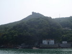 碼頭左邊的洪聖廟及背後的雞&#20088;山
P9220005