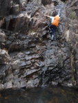 高手攀濕壁, 我當然行右邊山路啦
PA110081