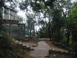 至分岔位, 右落大水井, 左上昂平
PC080181