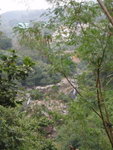 村路右望可見曹公潭
PC290043