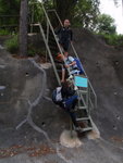 中途轉右接隱徑落山至此護土牆, 到底便是&#32663;山道巴士站附近
P3280109