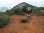 小休後沿山路往孖崗南峰方向去
P4080170