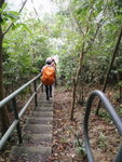 接石級落至大馬路, 過馬鞍山運動場洗白白
P4110068