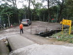 落抵引水道轉右
P4200337