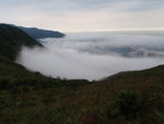 山路中左望在雲下的東涌市
P4220292