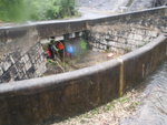 至引水道見有隊友在橋底大休, 因為正落大雨, 聽聞有隊友在地龍中休哩
P4290236