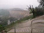 原來左邊望到大欖涌水塘的水壩, 好大雨哩
P4290284