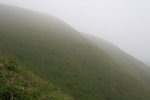 山路中右望迷濛的山坡
IMG_0176