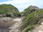 北奶頂(左), 南奶頂(右)及果洲灣中的石灘, 時正水退中
P6220031