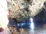 通心洞, 左右皆有礁石, 中間游出去比較好, 不過都要小心水中石頭
P7060109