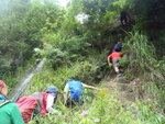 流水岩飛瀑第3層上瀑無得攀, 只能右邊山路上
P7150072