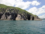 一上船便駛往大浪西灣去, 途經燕子岩群洞口
DSC01491