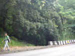 出馬路後轉右沿馬路前行, 經早上大雷石澗主源于荃錦公路的離澗位
DSC02007
