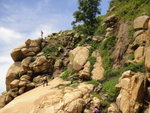 前面山崖似由積木堆砌出來
DSC04934
