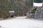 電瓶車回沖古寺草坪便行落龍同壩觀光車站, 見排長龍, 我便先往排隊, Borbing則回天涯旅館取行李再落車站會合
IMG_0872