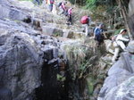 天梯瀑頂, 瀑左有棧道, 其實再左有山路落
DSC03906