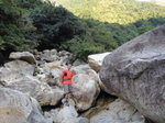 下降黃龍石澗經臥龍澗口 - 臥龍長嘯石尖所指處
DSC03932