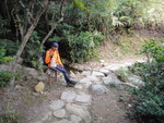 中途華哥坐在麥徑路牌上, 做乜哩
DSC09842