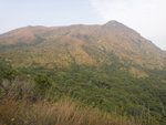 麥徑往基維爾營途中左望黃牛山及山腰的長城古道
DSC09846