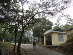 大隊沿馬路行至路口的靈隱息肩亭
DSC00552