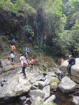 有隊友在瀑前少少右邊"山路"上攀
DSC03489