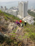 接港島徑轉右行前少少便見到在右邊上攀的隊友
DSC07665