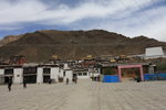 扎什倫布寺, 左至右 - 強巴佛殿, 十世班禪靈塔殿(釋頌南捷), 四世班禪靈塔殿(曲康夏), 五至九世班禪合葬靈塔祀殿(扎什南捷)及展佛台
ALI_1047