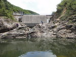 水壩前右邊有山路上水壩頂
DSC00181