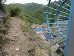 山路與水壩下的豬肚潭
DSC00189