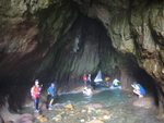 三叉洞西洞口, 家陣水大退中, 可以行一大段至中間再游過洞廳中, 于東及北都有出口
DSC02352