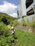 原來我地在維修廠後面水渠邊過
DSC03312