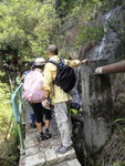 往左行前少少見右邊有一小流瀑
DSC06082