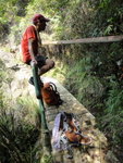 好快便到鐵索迷城山路
DSC06151a