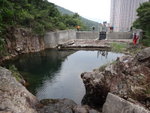 有隊友中間水閘上引水道, 其實右邊有山路
DSC02451