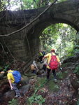 石橋下穿過
DSC02814