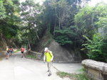 到斜坡底過第一度橋後右邊有分岔路在往雙潭石澗, 亦可上淺水灣坳
DSC03000