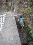爬鐵梯上水壩頂
DSC01047