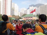 黃大仙港鐵站出口集合, 上黃大仙祠(嗇色園)前平台等齊人後黃Sir簡介是日路線. 遠處便是獅子山
DSC01491